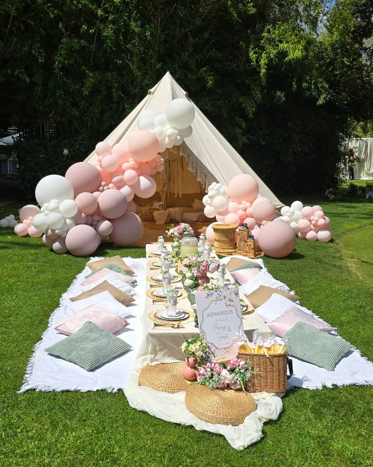 Montaje de Big Tipi y picnic en San Pedro de Alcántara (Marbella) — El Baúl de Zoé